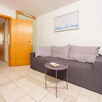 Apartment Komfortables Nur 500 Meter Zum Mit Meerblick, Waschmaschine, Parkplatz