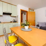 Komfortables Nur 500 Meter Zum Mit Meerblick, Waschmaschine, Parkplatz Apartment *