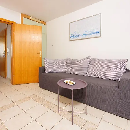 Appartement Komfortables Nur 500 Meter Zum Mit Meerblick, Waschmaschine, Parkplatz